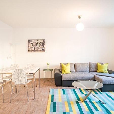 Helle Ferienwohnung Im Hinterhof เดรสเดน ภายนอก รูปภาพ