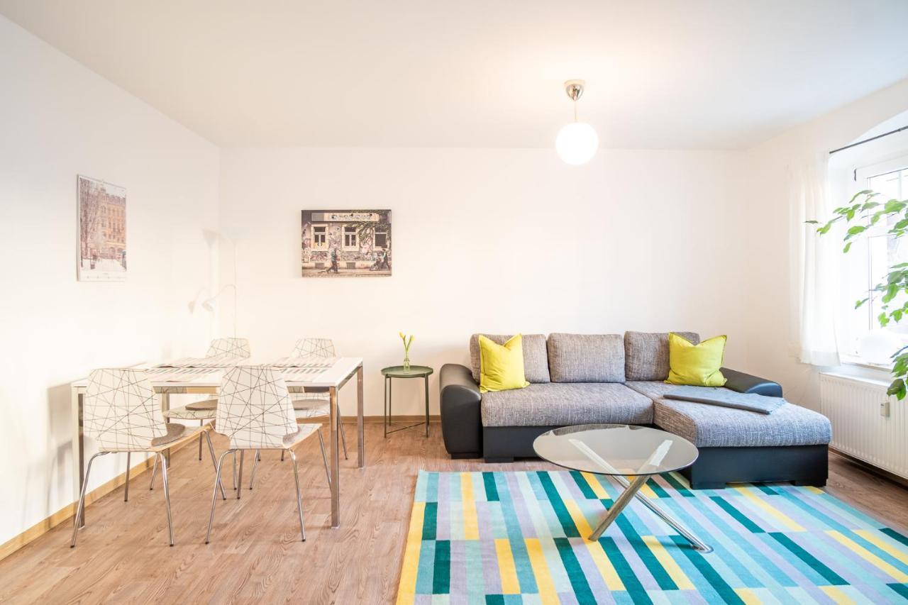 Helle Ferienwohnung Im Hinterhof เดรสเดน ภายนอก รูปภาพ