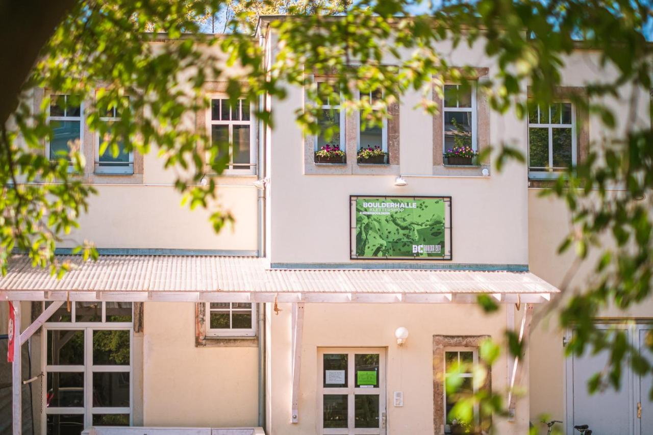 Helle Ferienwohnung Im Hinterhof เดรสเดน ภายนอก รูปภาพ