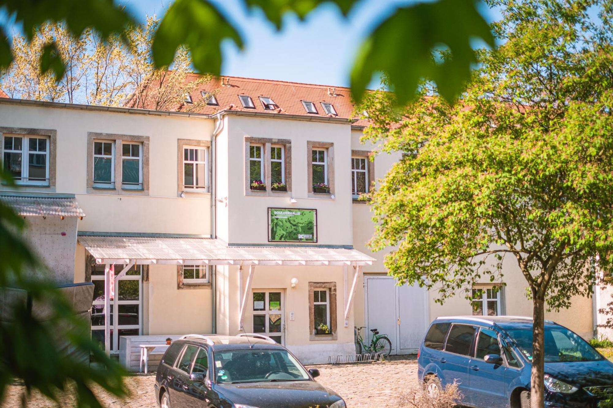 Helle Ferienwohnung Im Hinterhof เดรสเดน ภายนอก รูปภาพ
